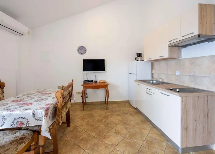 Apartment In Crikvenica With One-Bedroom 3